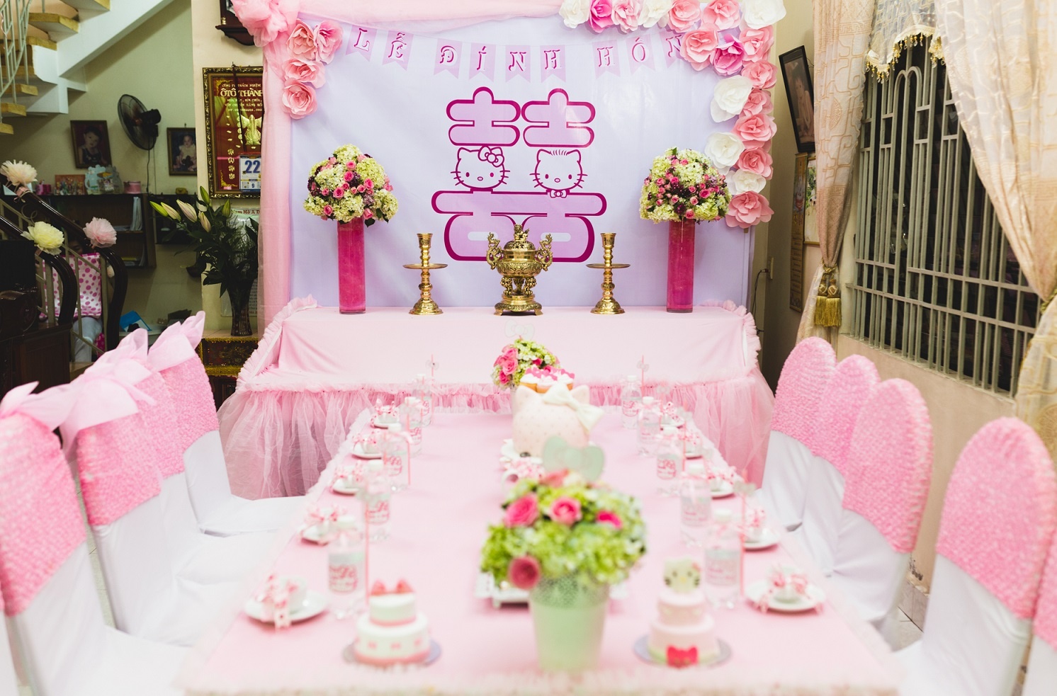 Le an hoi theo phong cach Hello Kitty tai Binh Duong hinh anh