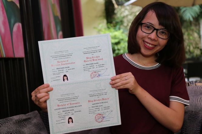 Hai tam bang dai hoc cua Oanh hinh anh