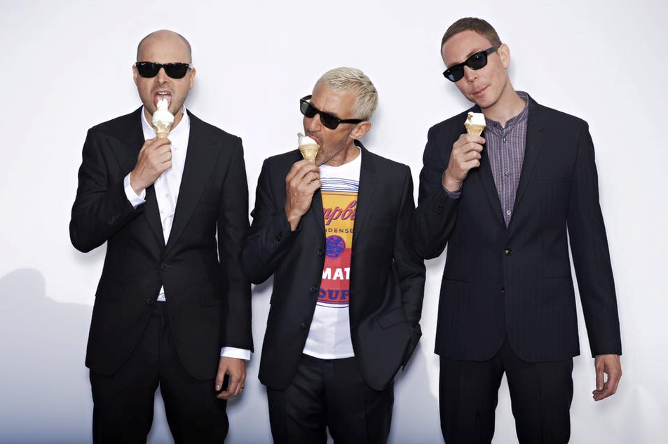 Bo ba huyen thoai Above & Beyond sap den Viet Nam bieu dien hinh anh