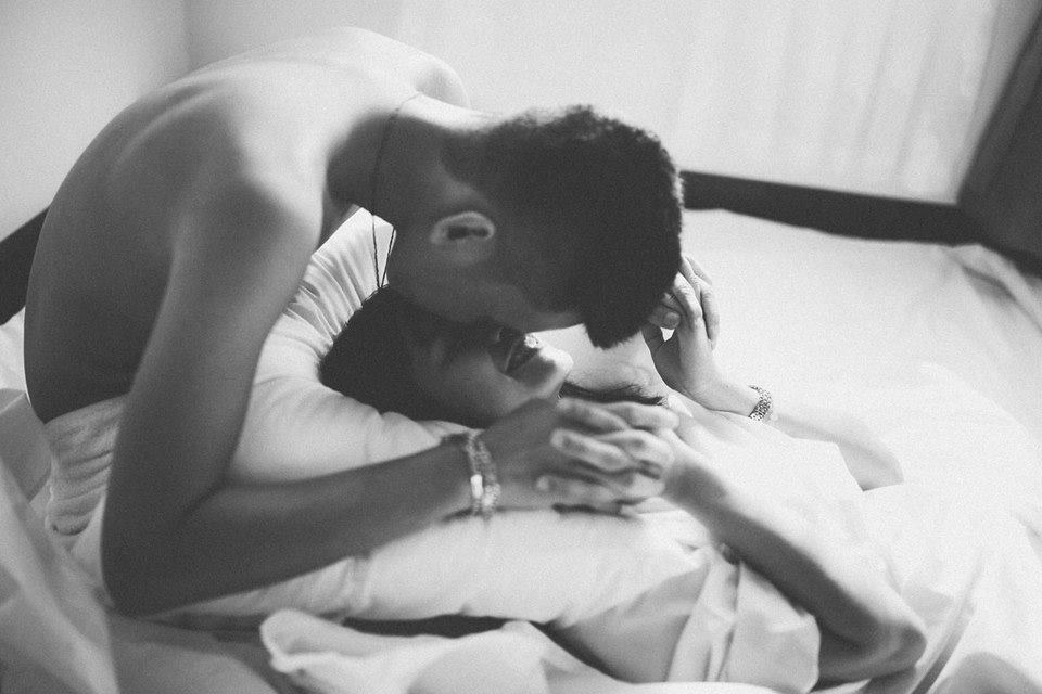 Cap ban than chup anh nhu nguoi yeu len tieng hinh anh