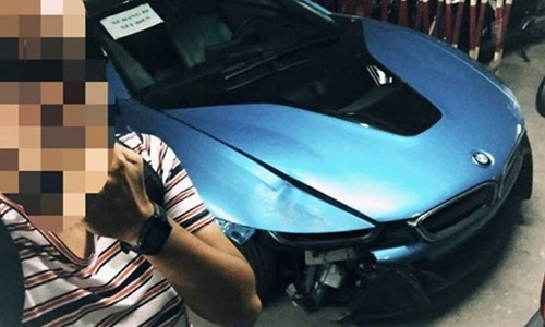 BMW i8 cua thieu gia 18 tuoi gap nan hinh anh