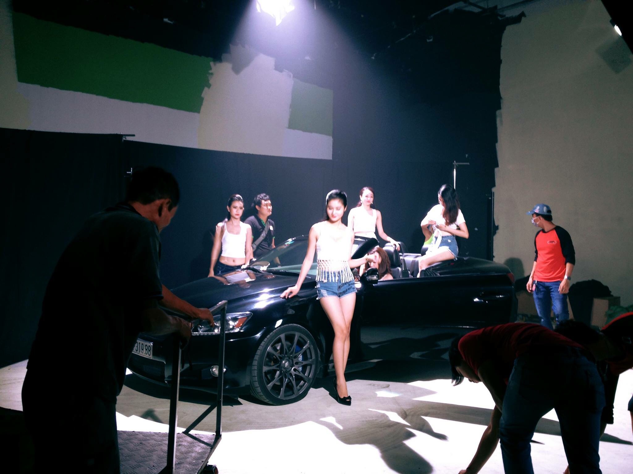 Man bien mat xe va nguoi dep - ao thuat gia Palmas Nguyen hinh anh