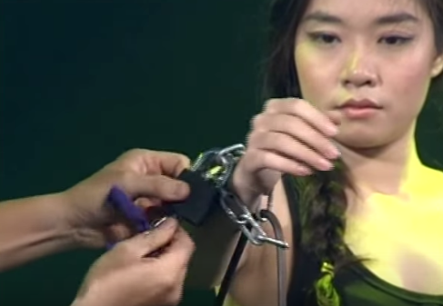 Palmas Nguyen bieu dien trong chuong trinh Ao that - VTV9 hinh anh