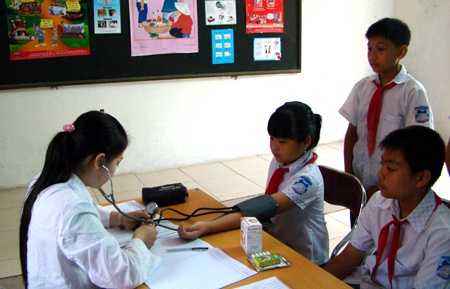 Xin dung tan thu voi hoc sinh ngheo hinh anh