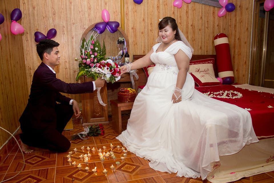 Dam cuoi cua cap chenh nhau 30 kg tai Quang Ninh hinh anh