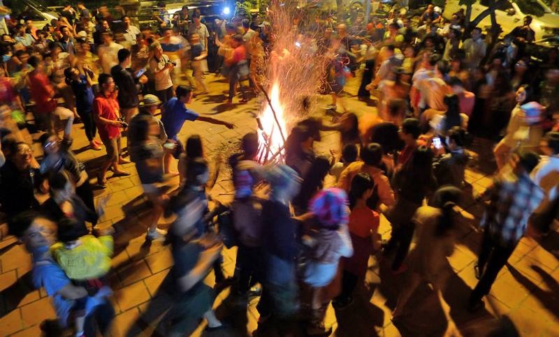 Cuop le hoi, ga tinh: Dan 'phuot' bi ghet oan? hinh anh