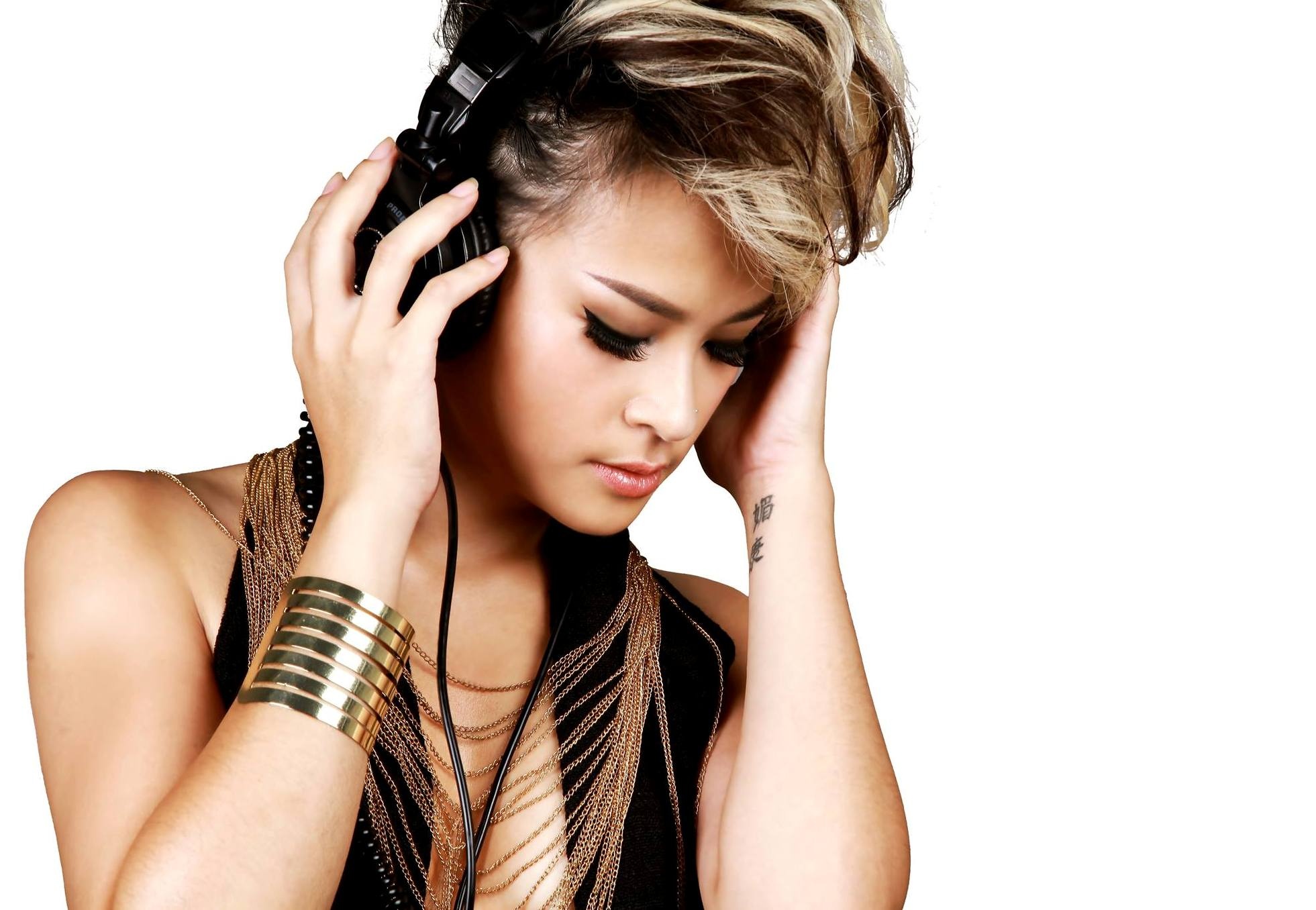 Duong den nghe DJ cua nguoi mau Sai thanh hinh anh