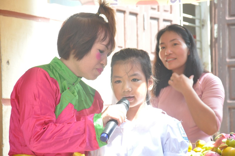 Co tich cua ong lao va hai co giao 'khong danh hieu' hinh anh
