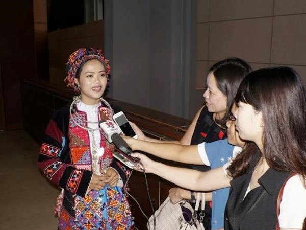 Tu co be ban com thanh giao vien tieu bieu hinh anh