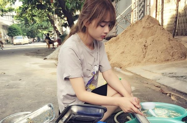 Anh co gai Viet rua bat duoc dan mang Thai Lan quan tam hinh anh