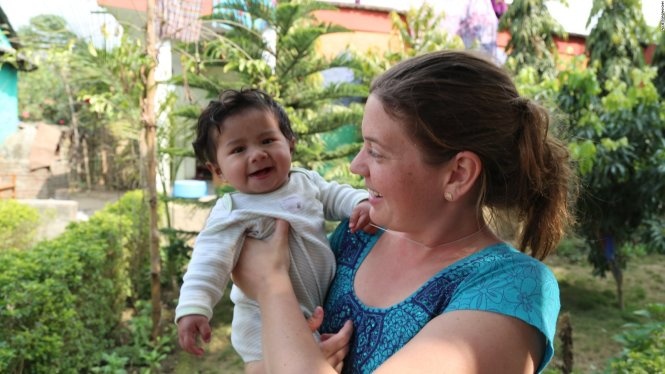 Nguoi giup cha me don than chong ung thu hinh anh