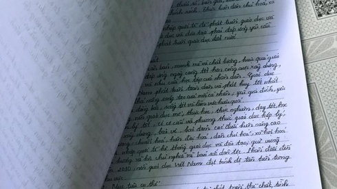 Sinh vien thue nguoi chep bai sinh hoat cong dan hinh anh