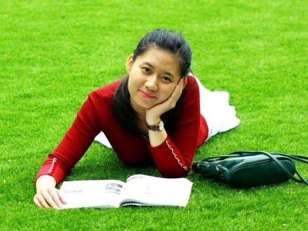 Co giao 9X day Toan noi tieng truong Yen Hoa hinh anh