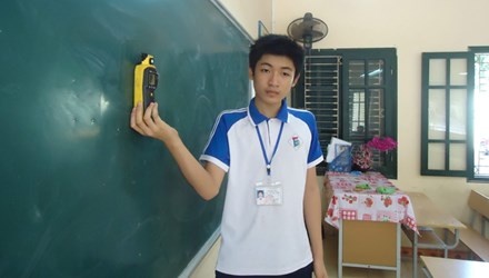 Hon 30% hoc sinh can thi vi lop hoc thieu sang hinh anh