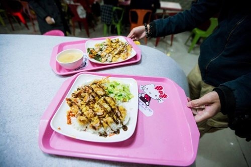 Cang-tin phong cach Hello Kitty tai Trung Quoc hinh anh