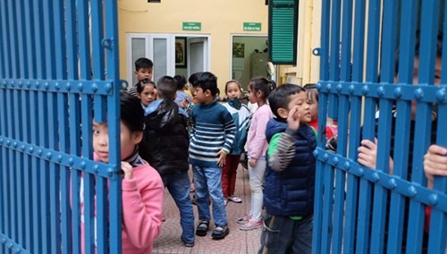 Bao dong hoc sinh roi loan tam ly hinh anh