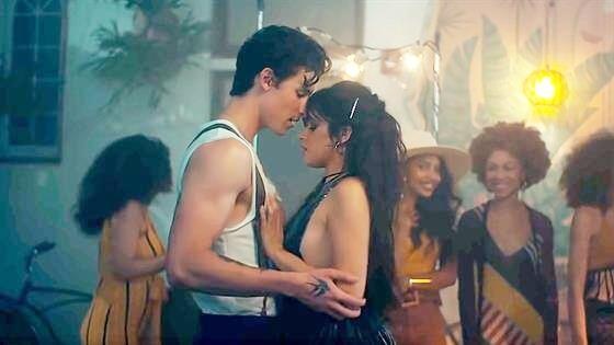Shawn Mendes dang tai video tap nhay cho MV 'Senorita' hinh anh