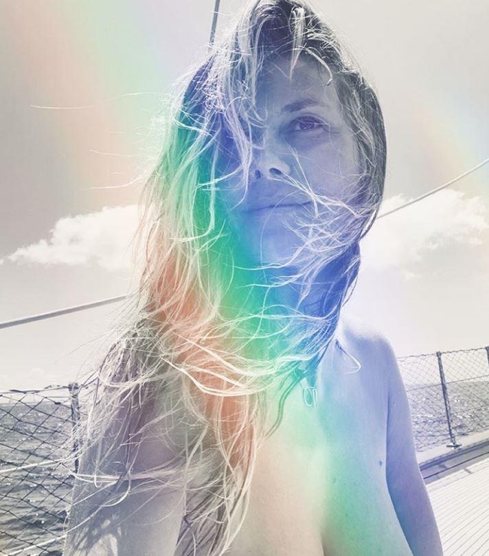 Heidi Klum lo nguc anh 1