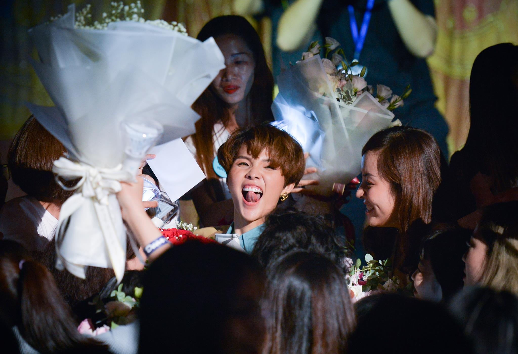 Show Vu Cat Tuong tai Ha Noi anh 10