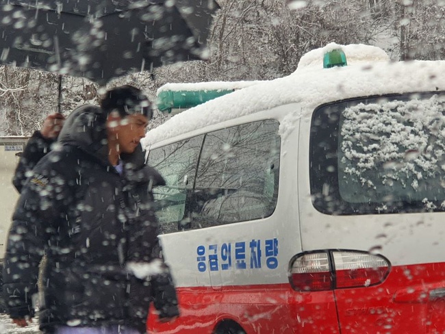 Son Ye Jin tran an fan sau tin nhap vien anh 2