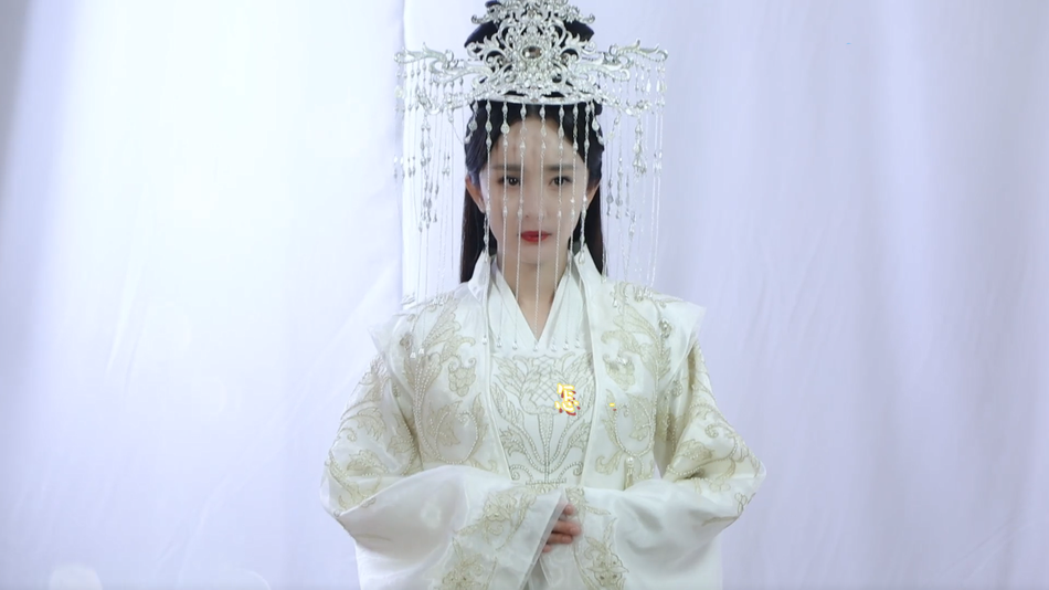 Tao hinh long lay cua Duong Mich trong 'Cham thuong thu' hinh anh