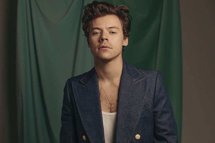 Harry Styles bi ke cuop cam dao de doa hinh anh