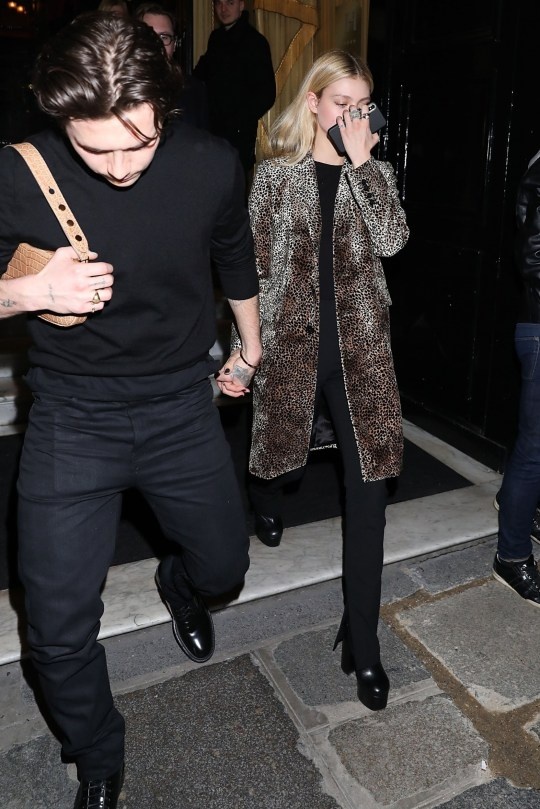 Victoria Beckham chuan bi hon le cho con trai anh 2