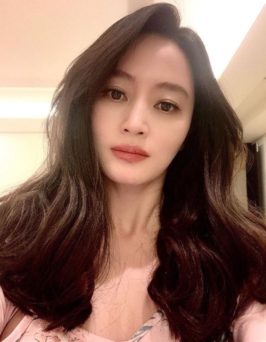 Kim Hye Soo khac la trong toc ngan anh 2