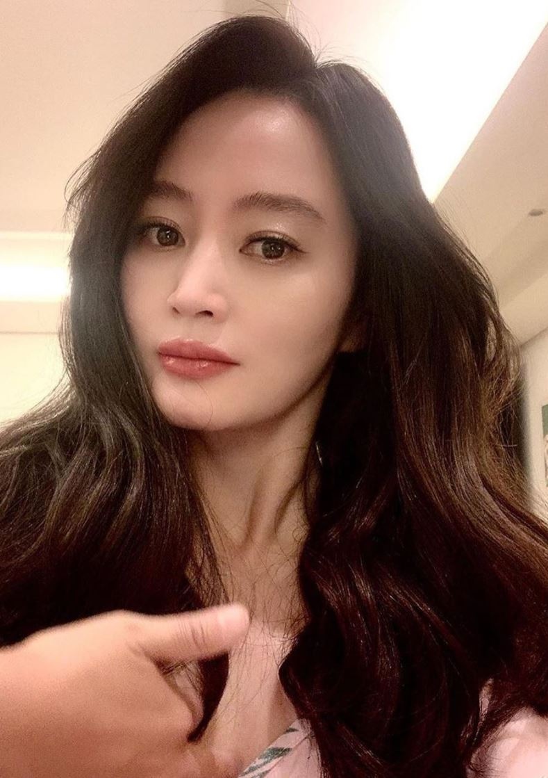 Kim Hye Soo khac la trong toc ngan anh 1