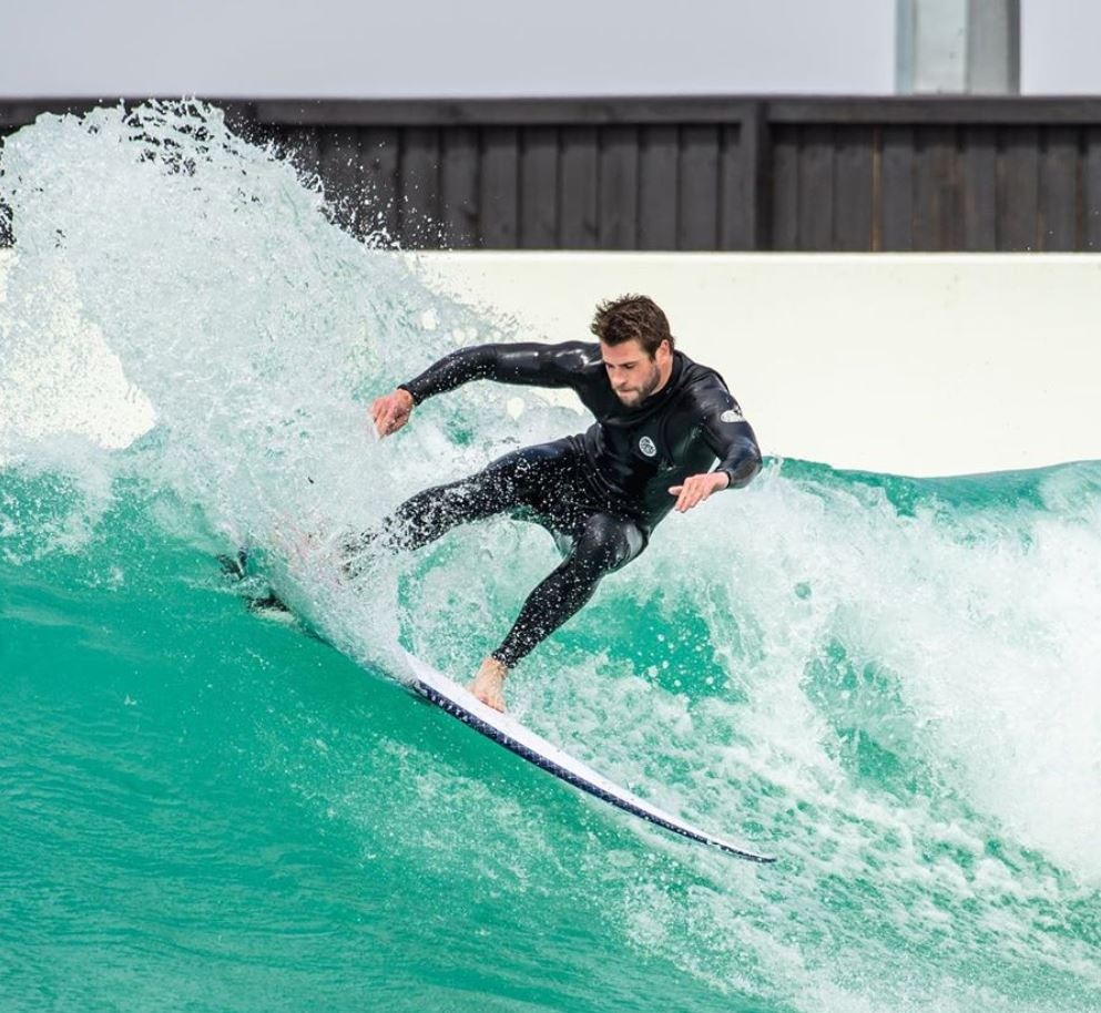 Liam Hemsworth cuoc song sau ly hon anh 3