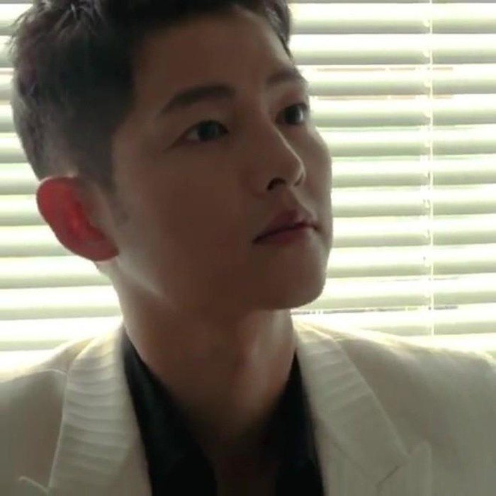 Song Joong Ki phong do ngoai hinh anh 1