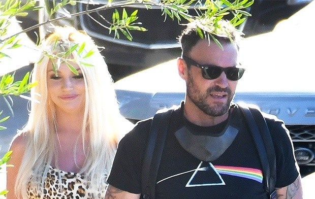 Chong Megan Fox hen ho ban gai moi sau 3 tuan ly hon hinh anh