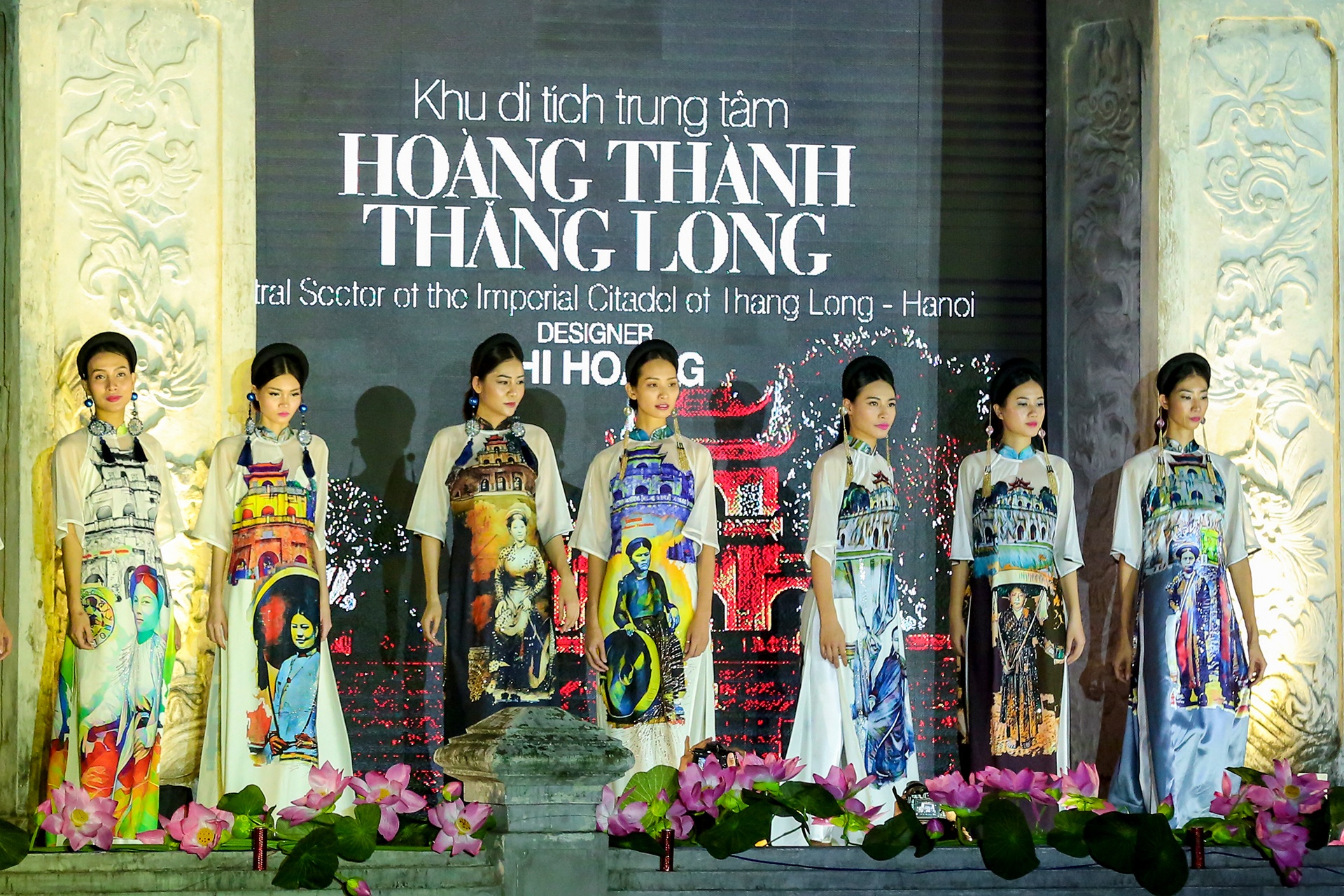 nguoi mau trinh dien 1000 bo ao dai anh 1