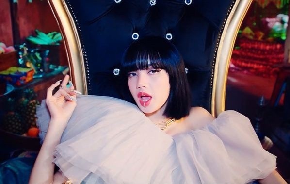 YG sua chi tiet gay tranh cai o MV 'How You Like That' hinh anh