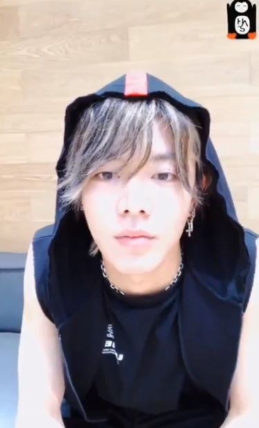 Yuta (NCT) choi than voi YouTuber phan dong anh 1