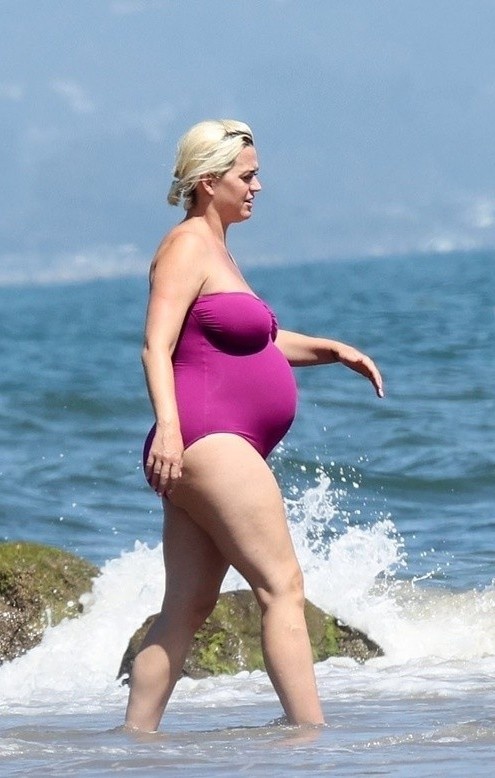 Katy Perry om bung bau di bien anh 1