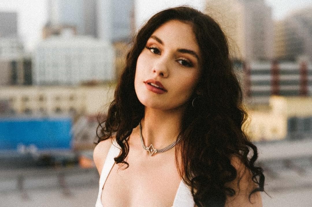 Sao nu sinh nam 1999 bi bat vi bao hanh ban trai hinh anh