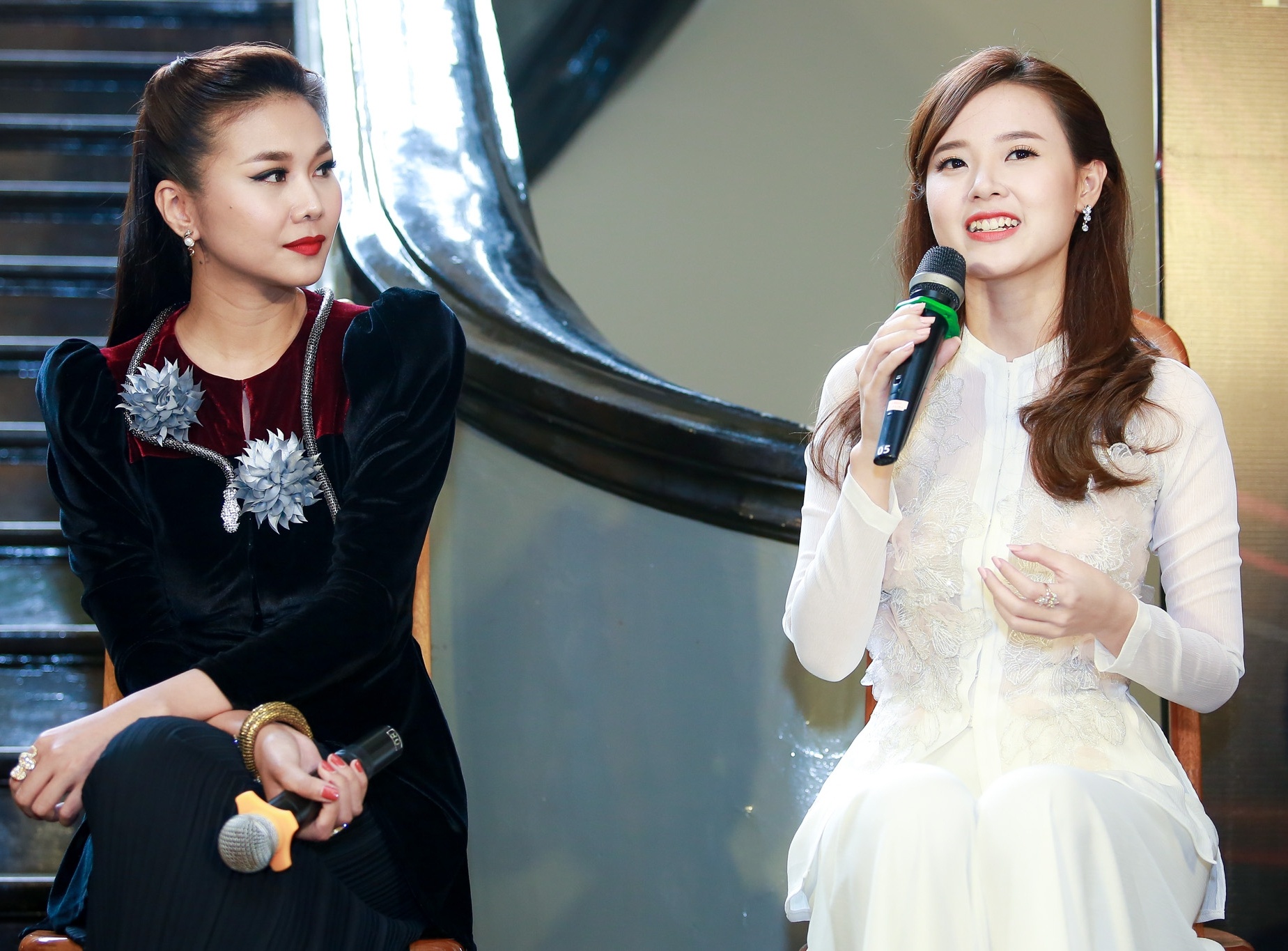 'Me chong' Thanh Hang the hien quyen luc voi 'con dau' Midu hinh anh