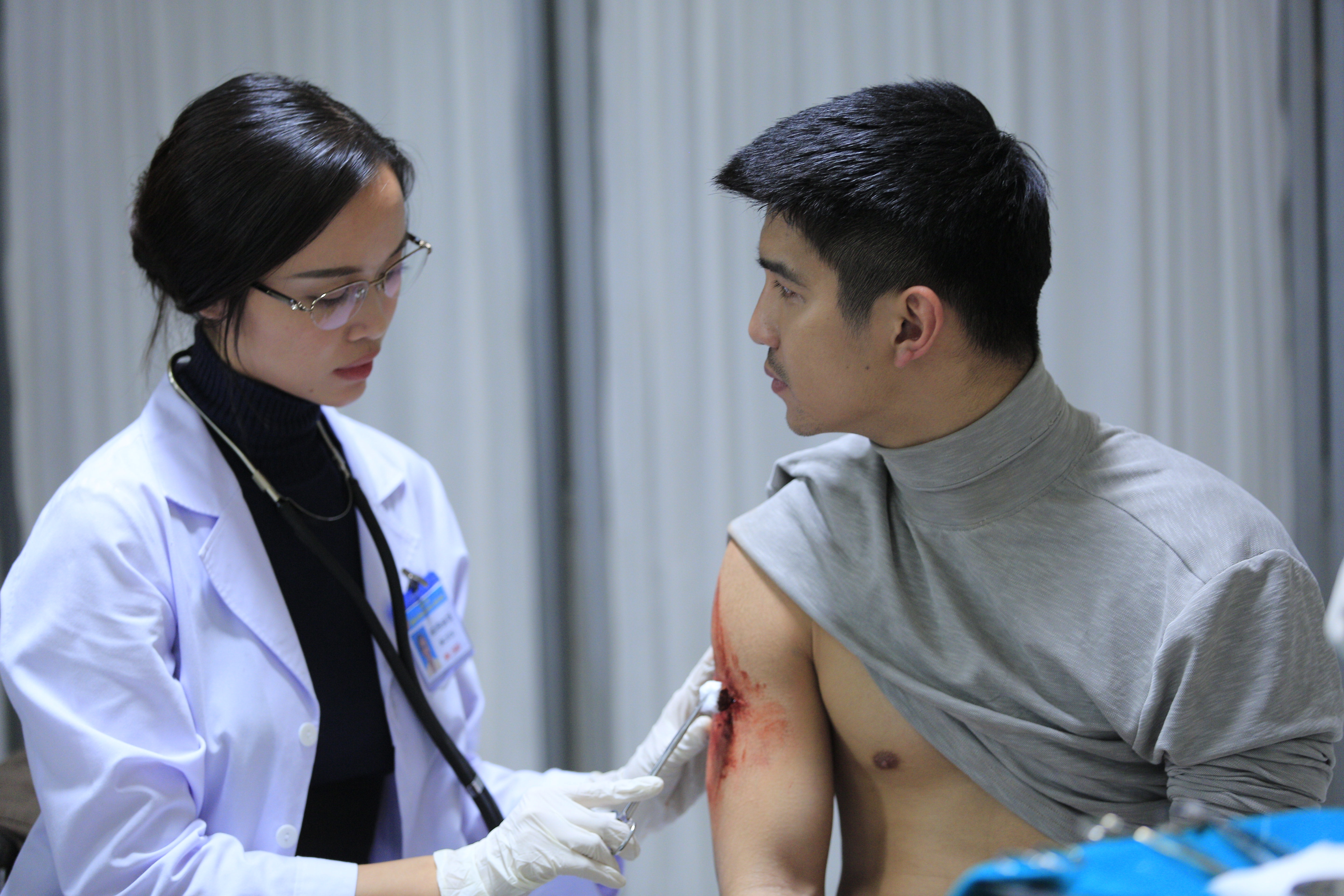 Hau truong Loi Bao  - Bom tan moi cua Victor Vu hinh anh