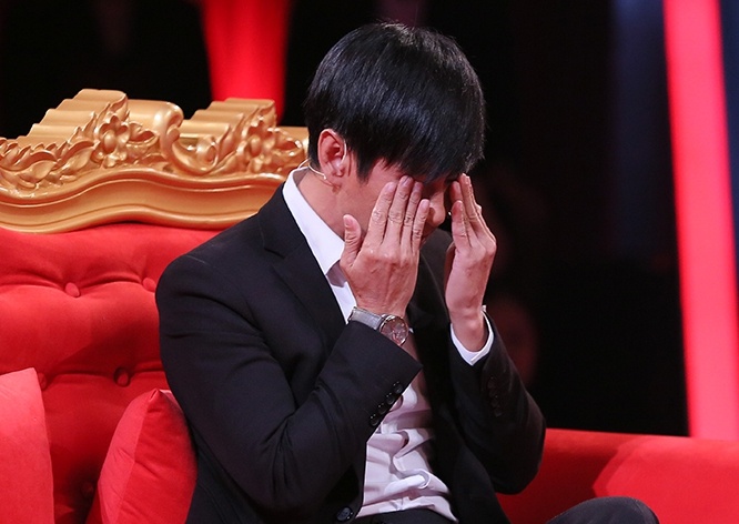 Ly Hai tu nhan het thoi, bi dan em gap ma khong chao hinh anh