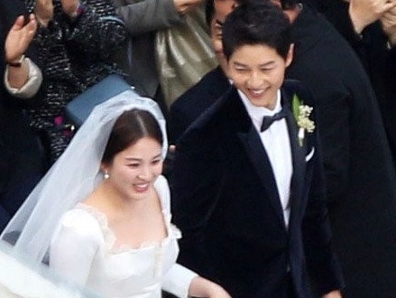 Le cuoi Song Hye Kyo - Song Joong Ki dan dau top xu huong the gioi hinh anh
