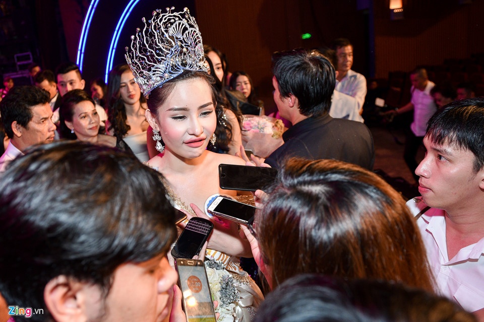 Hoa hau dai duong bi che anh 1