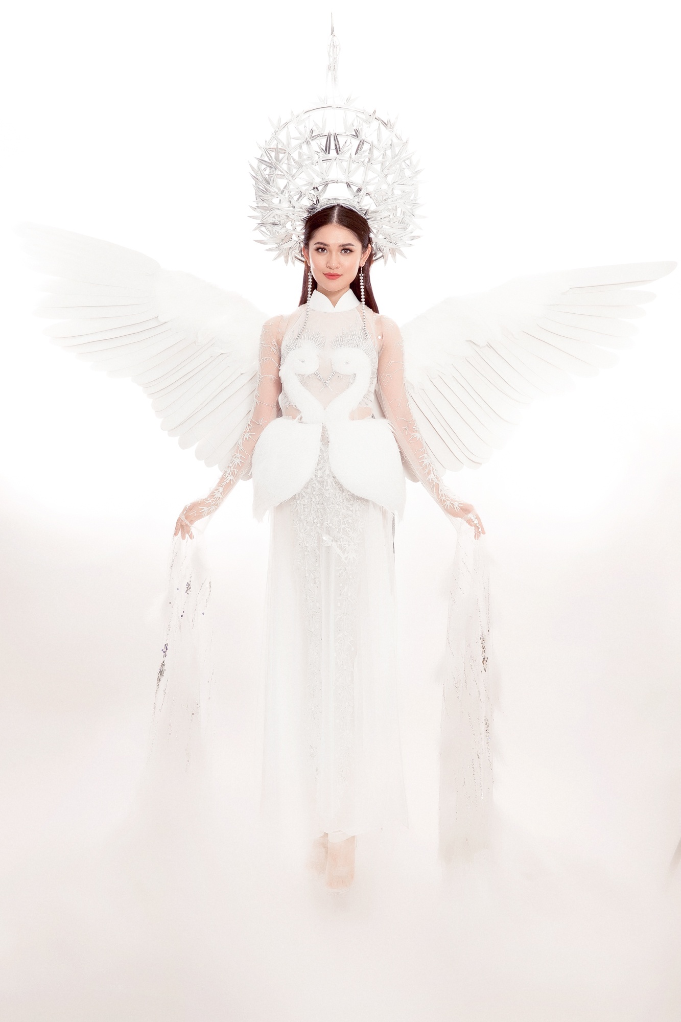 Thuy Dung Hoa hau quoc te anh 1