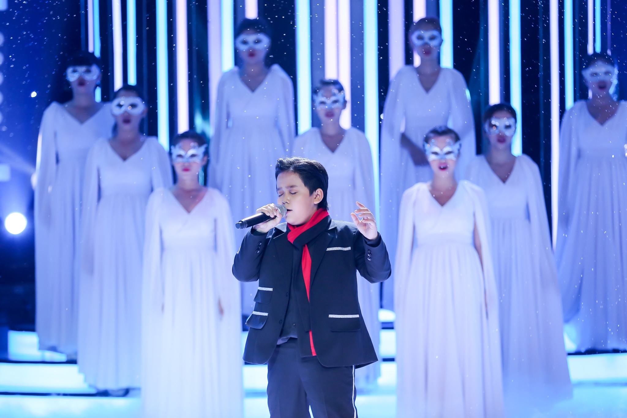 Thi sinh hat giong nam cao nhat the gioi thang Guong mat than quen nhi hinh anh