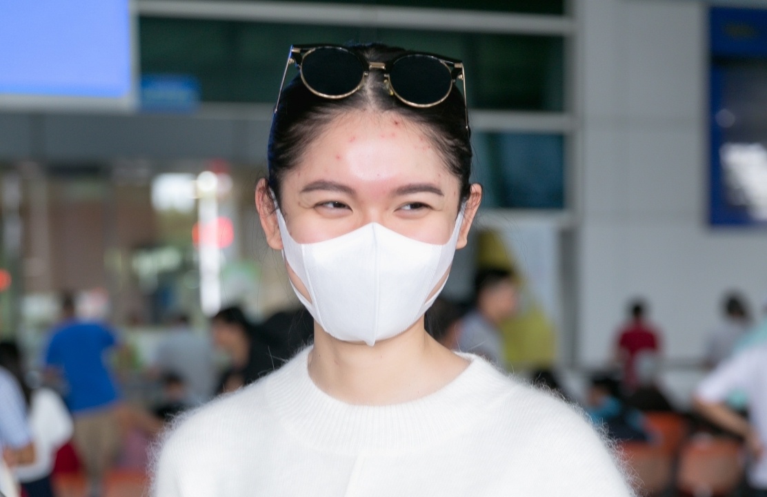 A hau Thuy Dung lo mat bi thuy dau tai san bay ve Viet Nam hinh anh