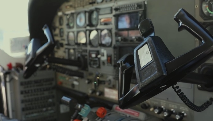 may bay,  tu hanh,  phi cong,  hanh khach anh 1