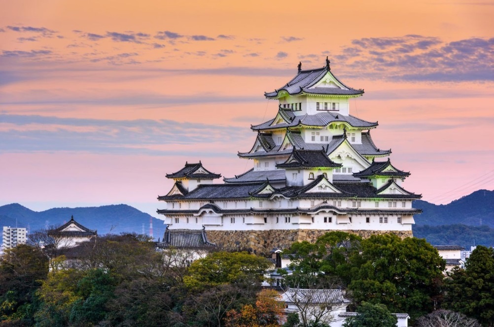 lau dai,  nguy nga,  Nhat Ban anh 12