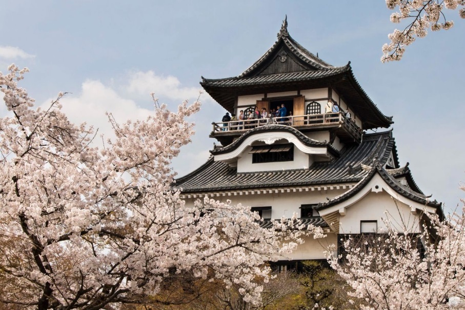 lau dai,  nguy nga,  Nhat Ban anh 9