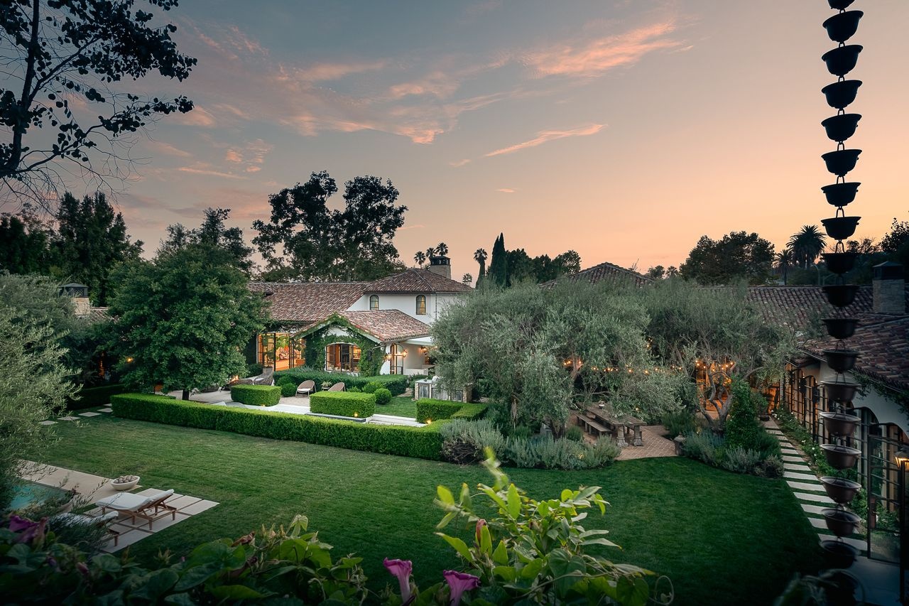 Dinh thu lau doi bac nhat Hollywood lap ky luc ve gia hinh anh