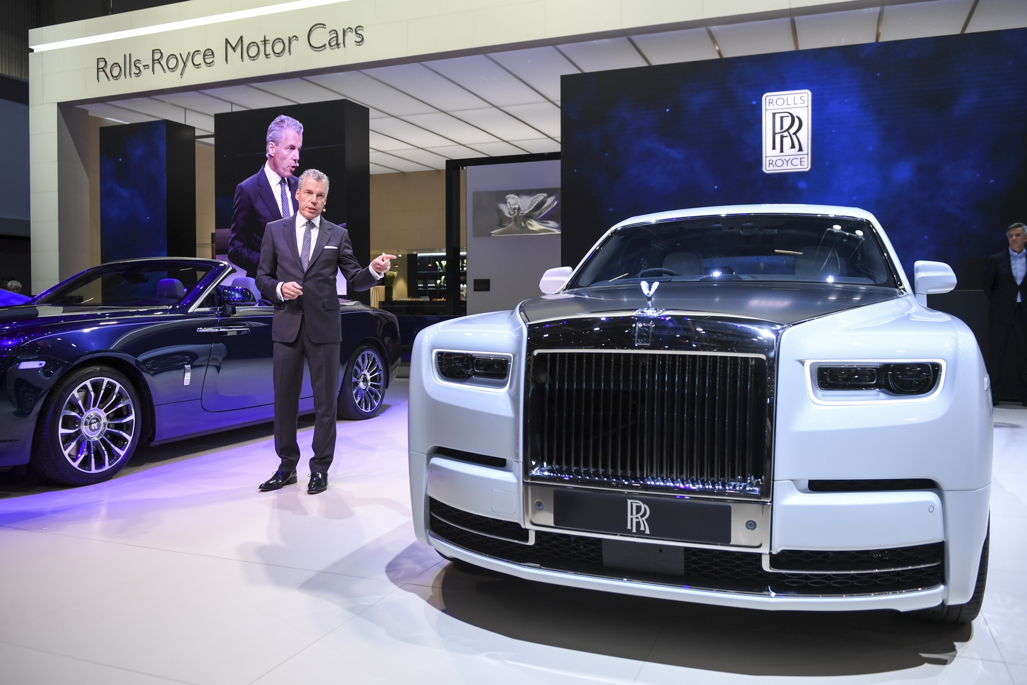 Rolls-Royce thang lon trong nam 2022 hinh anh